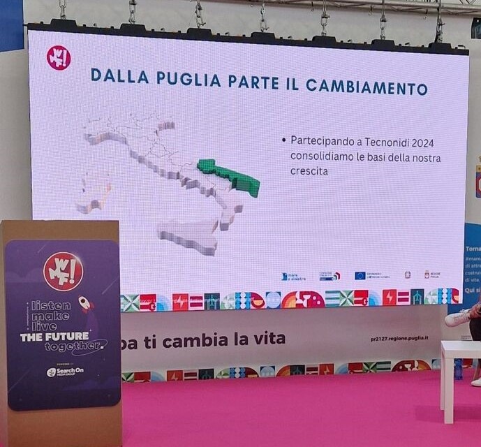 Veduta aerea di Castel del Monte circondato da una pineta